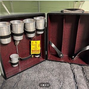Vintage LondonAire Portable Pub Bar Travel Set with Key